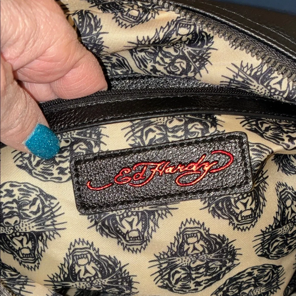 NWT Ed Hardy Black and Gray Hobo Shoulder Bag with Multicolor Design - Picture 4 of 6
